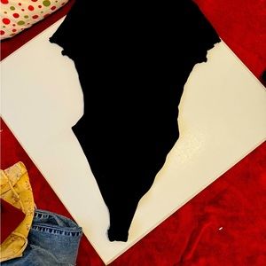 Black ribbed bodysuit m